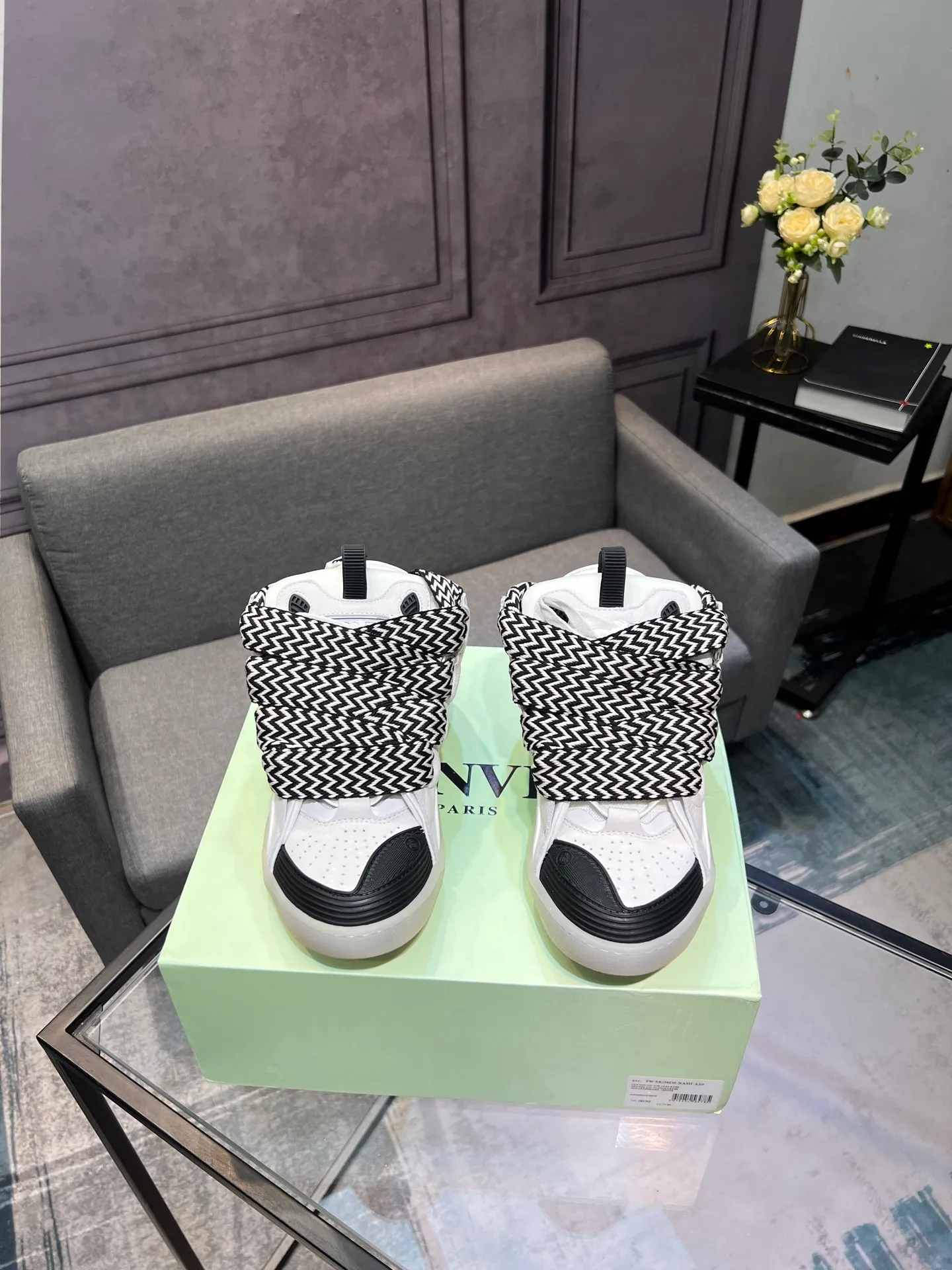 Men's men's shoes💰780 [LANVIN] Latest lace-up fashionable casual sneakers for couples High-quality CLAY couple series‼ ️ The latest trendy products of the season 🌈Many bloggers have planted grass and purchased the original open-mold customization. The upper and outsole are sewn with mark threads without edge sealing. Multiple material splicing combination design. Very versatile for fashionable and casual wear. Comfortable on the feet. Recommended for self-retention (upper cowhide + cow suede + breathable mesh) inner foot pad cowhide exclusive original open-mold clear logo rubber outsole ⚠️36-44 yards (45 custom-made)